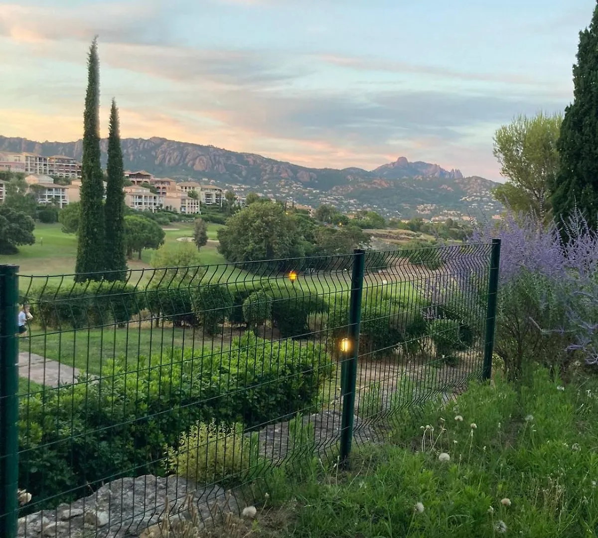 Le Cocon Du Hameau Rdj Cloture Cap Esterel Saint-Raphael  0*, Saint-Raphael (Var)